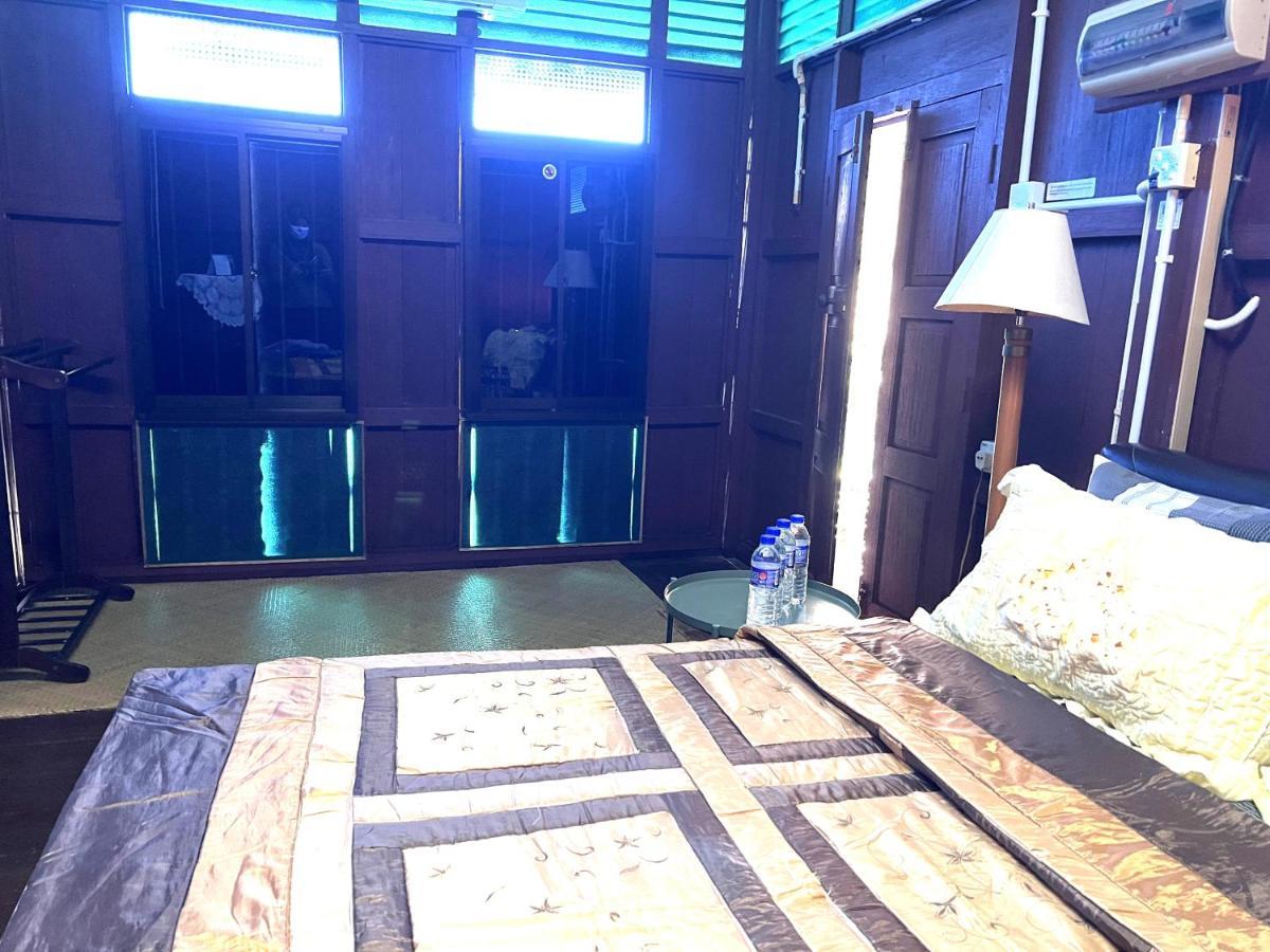 Oyo Home 90495 Homestay Kampung Kota Aur Сунгай Петани Екстериор снимка
