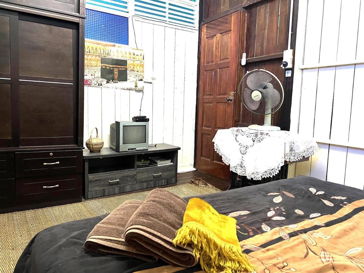 Oyo Home 90495 Homestay Kampung Kota Aur Сунгай Петани Екстериор снимка