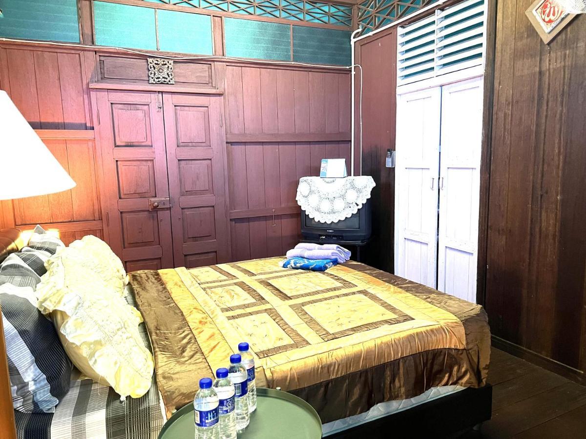Oyo Home 90495 Homestay Kampung Kota Aur Сунгай Петани Екстериор снимка